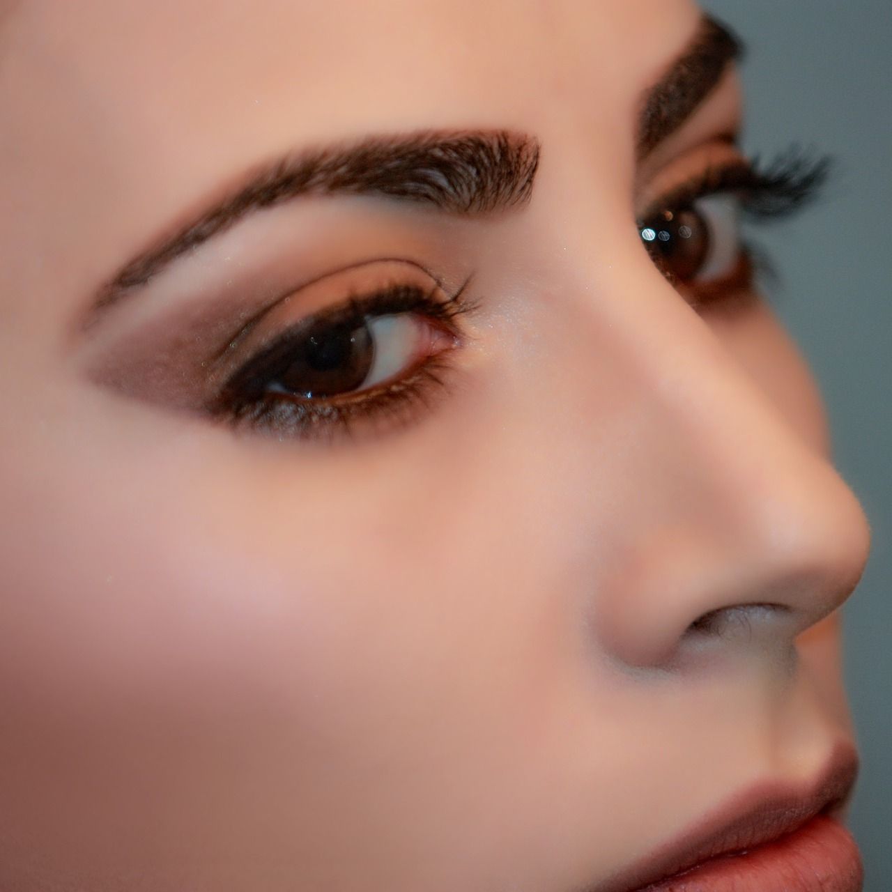 Mise en beauté du regard et maquillage